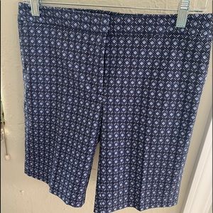 Mario Serrani size 2 golf shorts. New without tags.